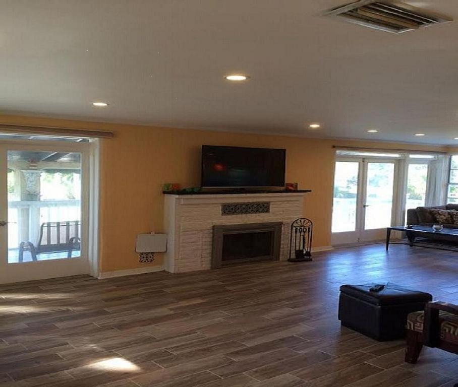 Spacious Beach House Unit,Beautifully Furnished 2 Bed 2Bath./2Min.Walk To Beach クリアウォーター・ビーチ エクステリア 写真