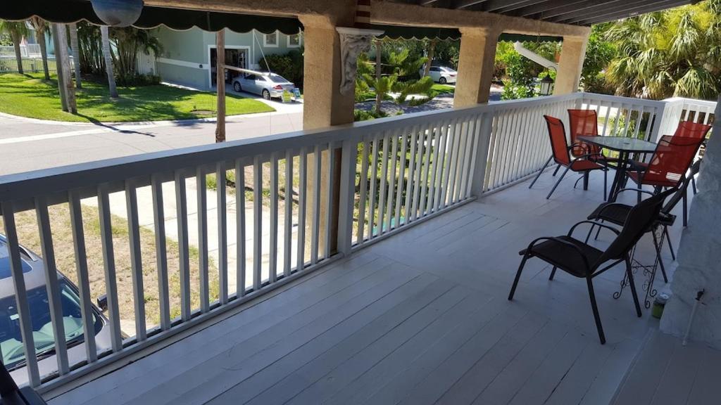 Spacious Beach House Unit,Beautifully Furnished 2 Bed 2Bath./2Min.Walk To Beach クリアウォーター・ビーチ エクステリア 写真