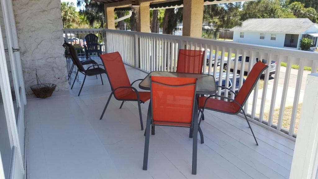 Spacious Beach House Unit,Beautifully Furnished 2 Bed 2Bath./2Min.Walk To Beach クリアウォーター・ビーチ エクステリア 写真